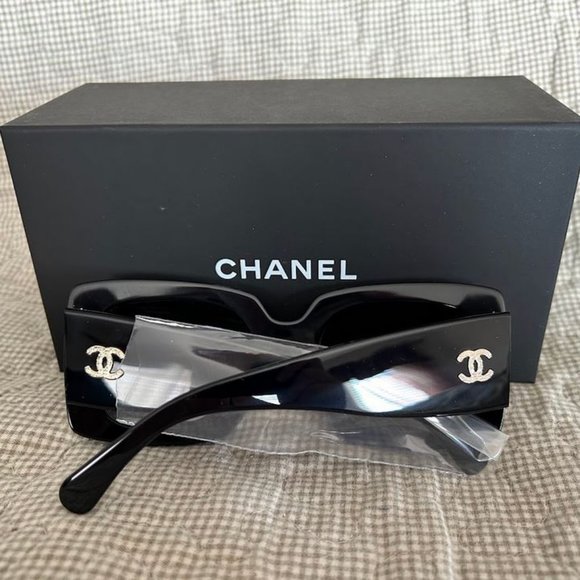 CHANEL:  Acetate Rectangle Sunglasses 5435 - black - Picture 3 of 9